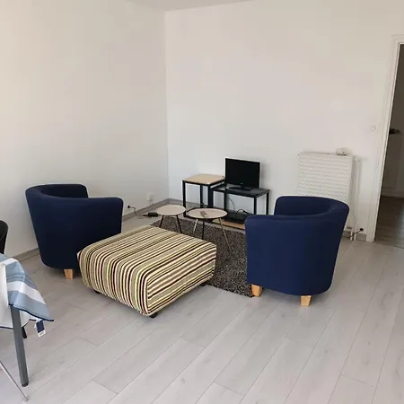 Apartment T4 *