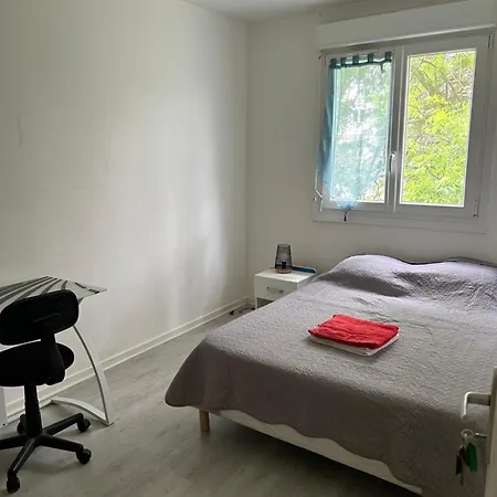 Apartment T4 *